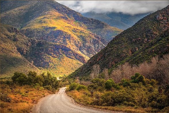 Seweweekspoort citizens on the road